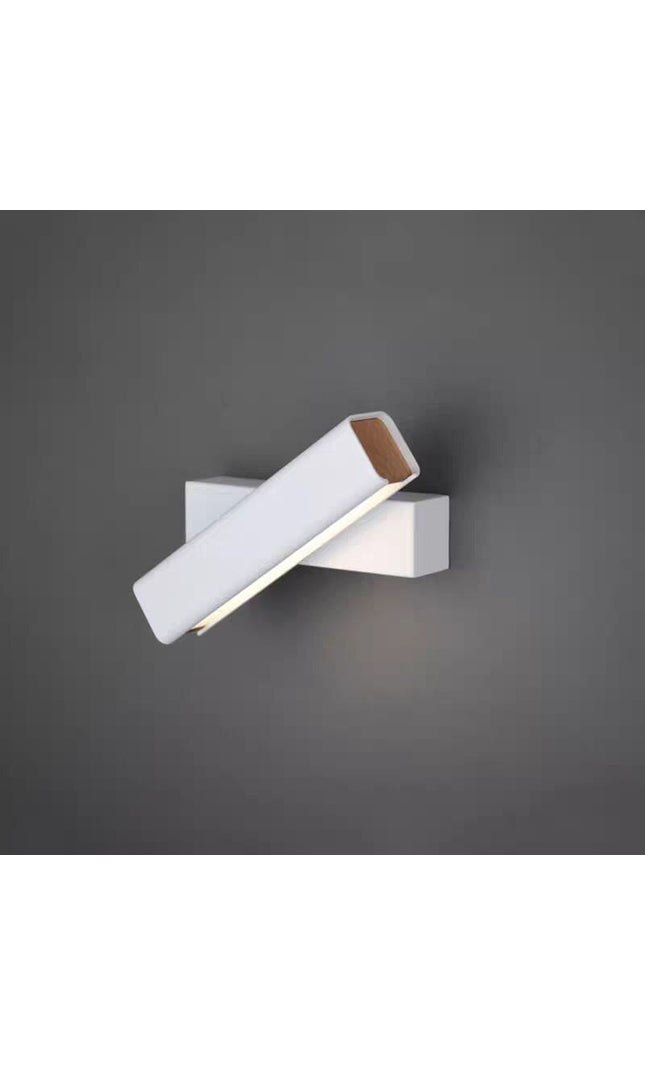 Wall Sconce METRENA