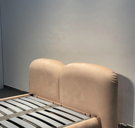 Bed CURVO by Rodesigne