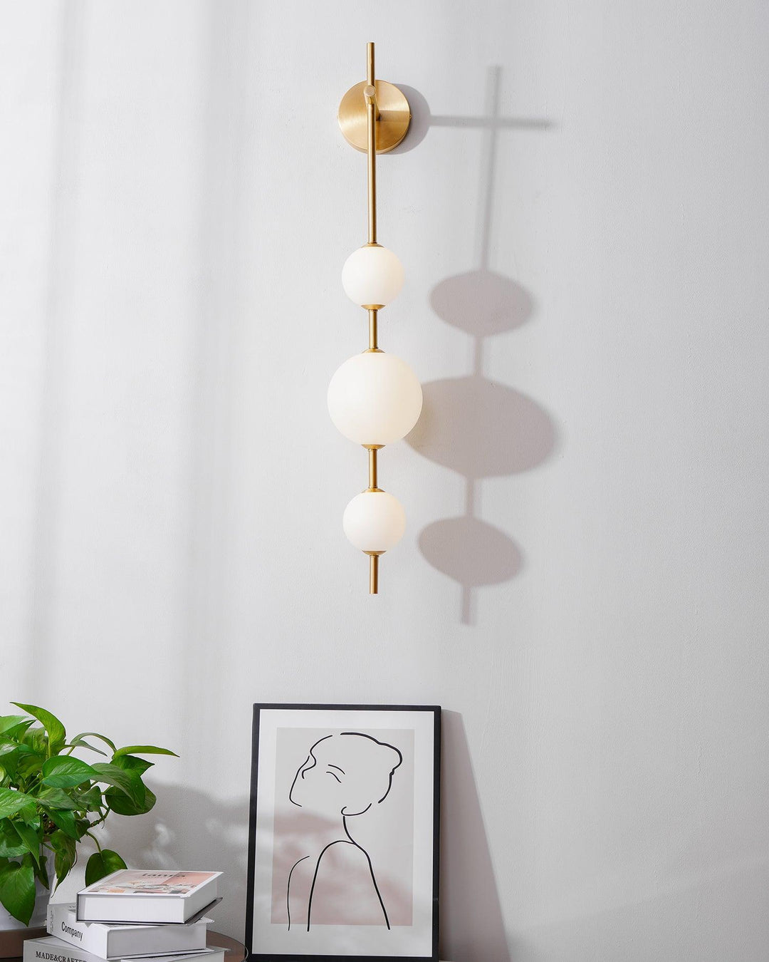 Wall lamp (Sconce) GLOBO VERTICAL by Rodesigne