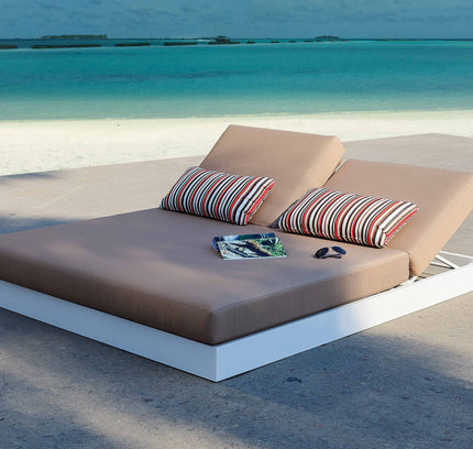 HONOLULU Honolulu Daybed — Outdoor by Rodesigne