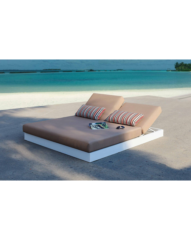 HONOLULU Honolulu Daybed — Outdoor by Rodesigne