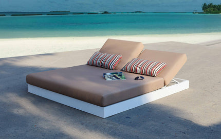 HONOLULU Honolulu Daybed — Outdoor by Rodesigne