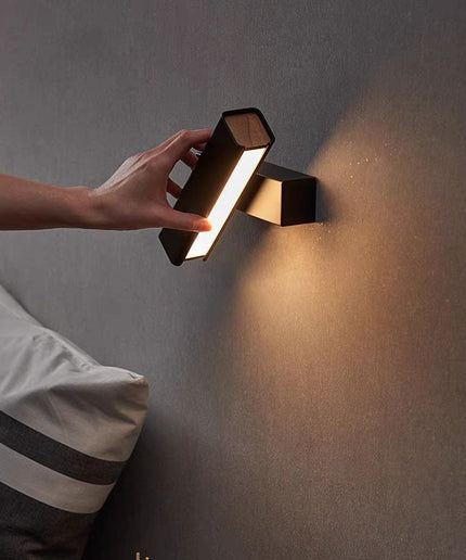 Wall Sconce METRENA