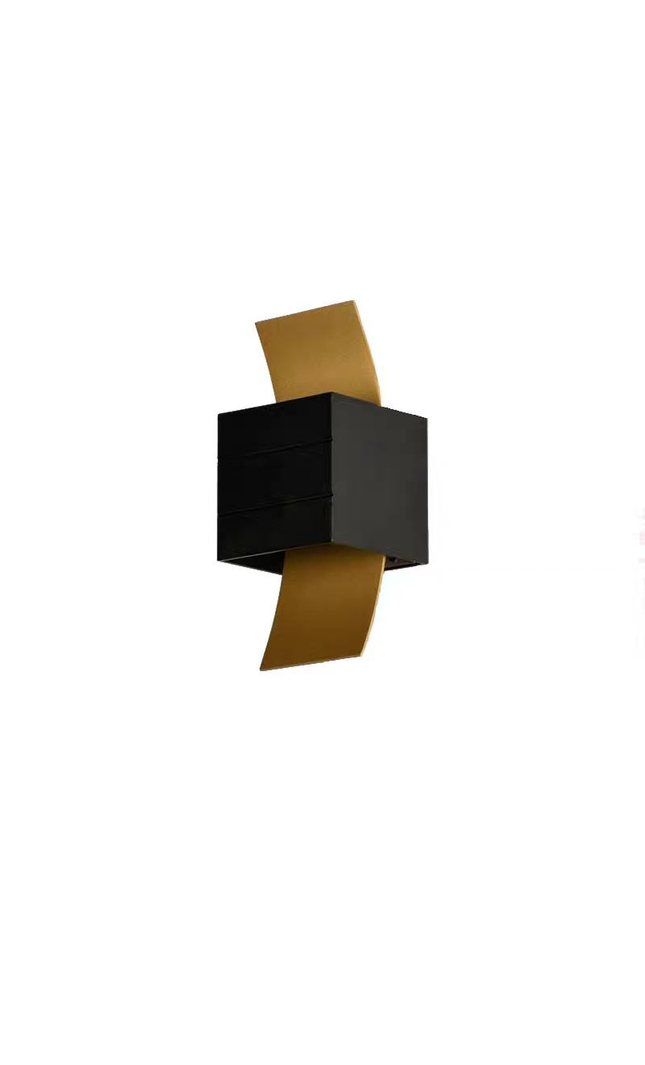 Wall Sconce DOLNER